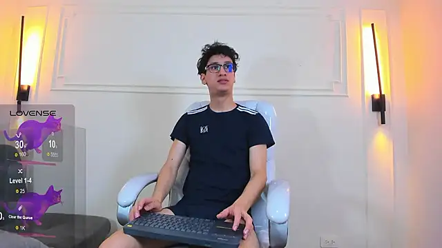 Snapshot of Cum_hunters chatting on March 24, 3:44 am Cum hunters online show from March 24, 3:44 am