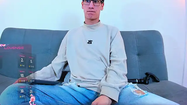 Snapshot of Cum_hunters chatting on April 2, 3:37 am Cum hunters online show from April 2, 3:37 am