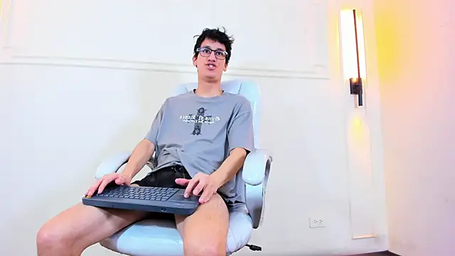 Cum hunters online show from May 8, 3:12 am