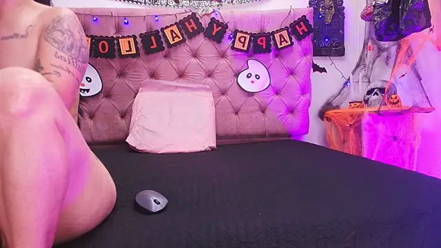 Auroraa miller online show from October 23, 11:53 am