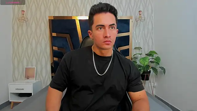 Snapshot of Brad_Summer chatting on January 24, 5:21 pm Brad Summer online show from January 24, 5:21 pm