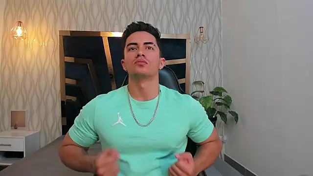 Snapshot of Brad_Summer chatting on January 25, 5:19 pm Brad Summer online show from January 25, 5:19 pm