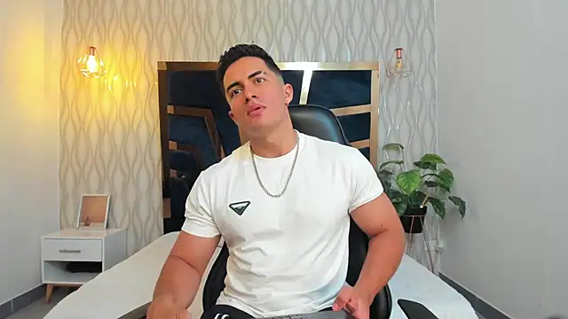 Snapshot of Brad_Summer chatting on January 27, 5:26 pm Brad Summer online show from January 27, 5:26 pm