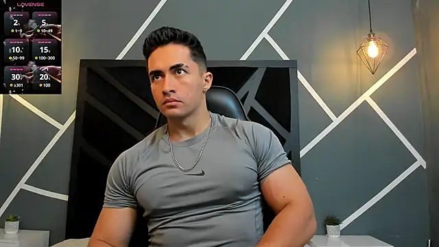 Snapshot of Brad_Summer chatting on February 10, 5:41 pm Brad Summer online show from February 10, 5:41 pm