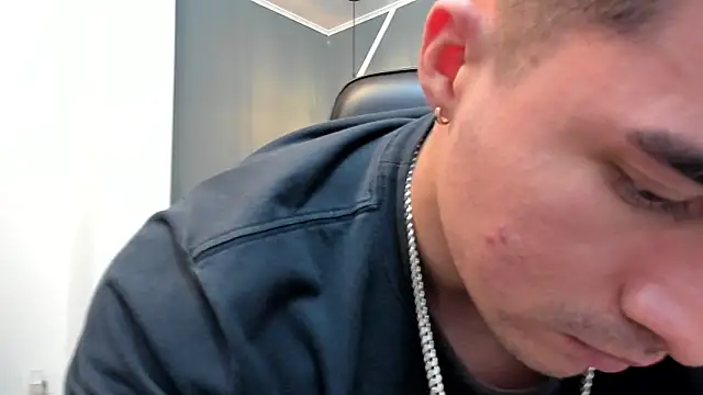 Snapshot of Brad_Summer chatting on February 12, 5:16 pm Brad Summer online show from February 12, 5:16 pm