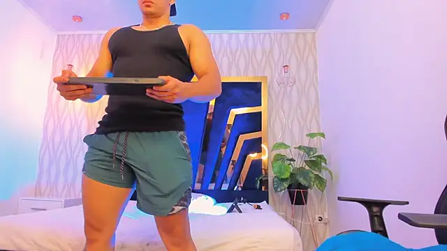 Snapshot of Brad_Summer chatting on March 8, 5:11 pm Brad Summer online show from March 8, 5:11 pm