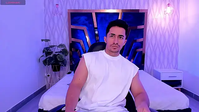 Snapshot of Brad_Summer chatting on March 17, 5:16 pm Brad Summer online show from March 17, 5:16 pm