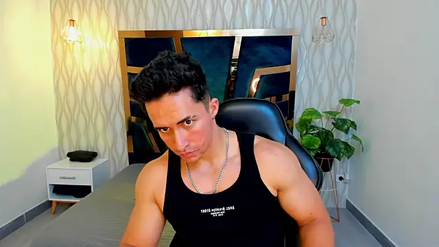 Snapshot of Brad_Summer chatting on March 19, 5:28 pm Brad Summer online show from March 19, 5:28 pm