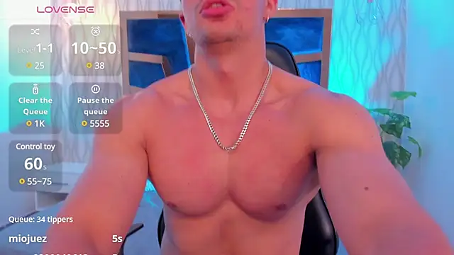 Snapshot of Brad_Summer chatting on March 20, 8:19 pm Brad Summer online show from March 20, 8:19 pm