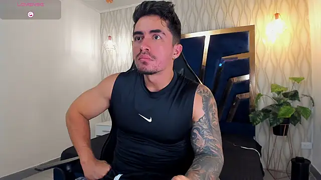 Snapshot of Brad_Summer chatting on September 10, 5:35 pm Brad Summer online show from September 10, 5:35 pm