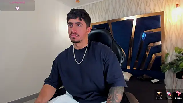 Snapshot of Brad_Summer chatting on September 15, 5:13 pm Brad Summer online show from September 15, 5:13 pm