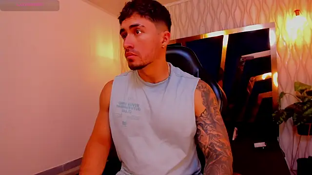 Snapshot of Brad_Summer chatting on September 19, 5:13 pm Brad Summer online show from September 19, 5:13 pm