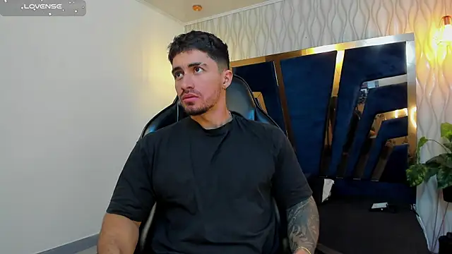 Snapshot of Brad_Summer chatting on September 21, 5:14 pm Brad Summer online show from September 21, 5:14 pm