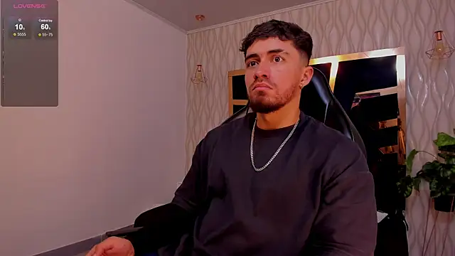 Snapshot of Brad_Summer chatting on October 28, 5:15 pm Brad Summer online show from October 28, 5:15 pm