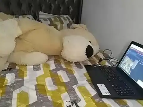 Snapshot of Chandy012 chatting on December 16, 2:44 pm Chandy012 online show from December 16, 2:44 pm