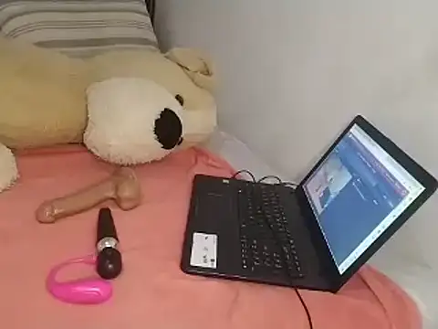 Snapshot of Chandy012 chatting on January 17, 1:49 pm Chandy012 online show from January 17, 1:49 pm