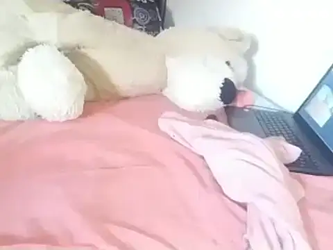 Snapshot of Chandy012 chatting on January 18, 2:32 pm Chandy012 online show from January 18, 2:32 pm