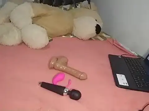 Snapshot of Chandy012 chatting on February 4, 10:15 pm Chandy012 online show from February 4, 10:15 pm