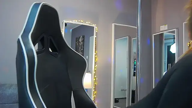 Snapshot of Eva_Lovvia_ chatting on January 23, 6:14 pm Eva Lovvia online show from January 23, 6:14 pm