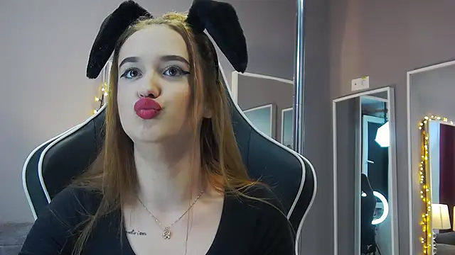 Snapshot of Eva_Lovvia_ chatting on January 23, 9:18 pm Eva Lovvia online show from January 23, 9:18 pm