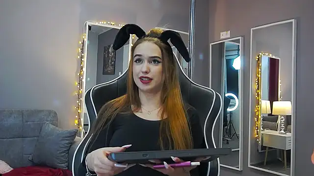 Snapshot of Eva_Lovvia_ chatting on January 24, 12:20 am Eva Lovvia online show from January 24, 12:20 am