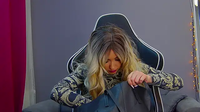 Snapshot of Eva_Lovvia_ chatting on February 24, 7:52 pm Eva Lovvia online show from February 24, 7:52 pm