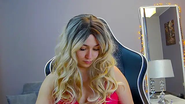 Snapshot of Eva_Lovvia_ chatting on March 3, 7:39 pm Eva Lovvia online show from March 3, 7:39 pm