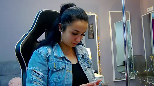 Snapshot of Eva_Lovvia_ chatting on March 4, 7:01 pm Eva Lovvia online show from March 4, 7:01 pm