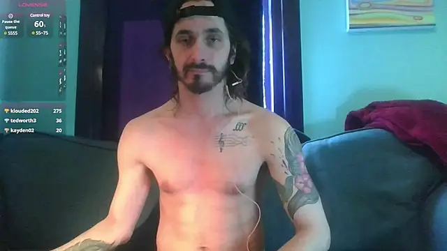 Snapshot of riffraphboi chatting on January 30, 11:01 am riffraphboi online show from January 30, 11:01 am