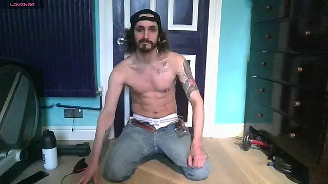 Snapshot of riffraphboi chatting on February 13, 1:26 pm riffraphboi online show from February 13, 1:26 pm