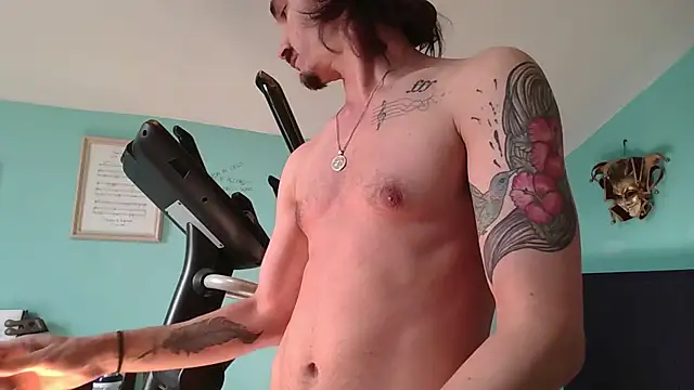 Snapshot of riffraphboi chatting on September 25, 11:03 am riffraphboi online show from September 25, 11:03 am