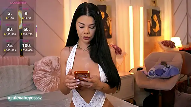 Alexaheyess online show from May 4, 4:08 am
