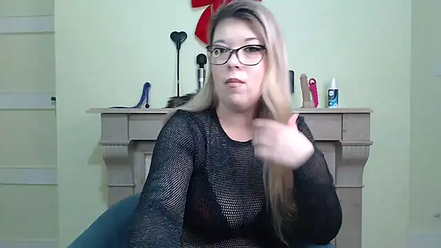 kamilalova online show from April 1, 2:03 pm