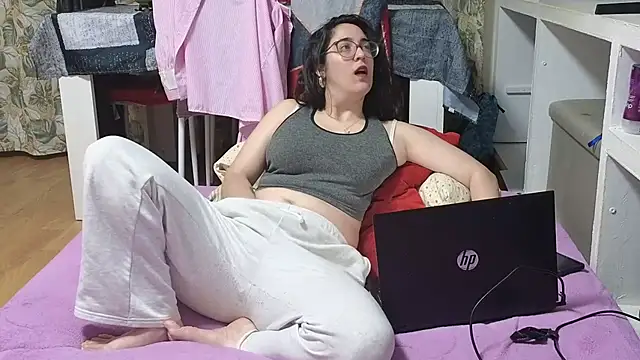 Snapshot of SiperinoLossado chatting on April 1, 7:44 pm SiperinoLossado online show from April 1, 7:44 pm