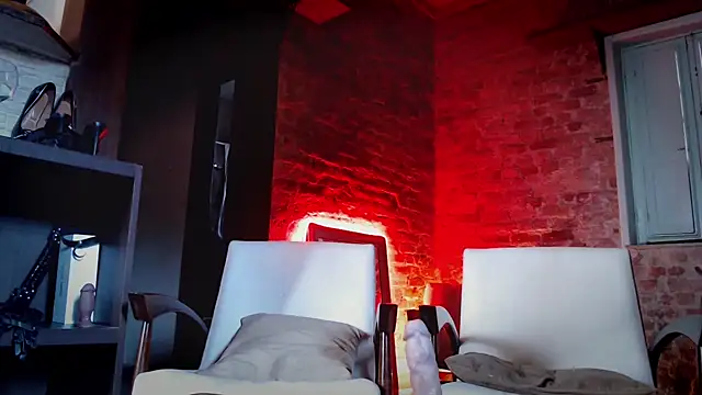 Snapshot of MistressLacey chatting on October 12, 1:10 pm MistressLacey online show from October 12, 1:10 pm