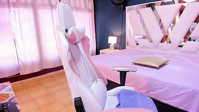 Alondra Cutie online show from January 24, 6:25 pm
