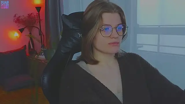  JessieVibes online show from April 26, 1:20 pm