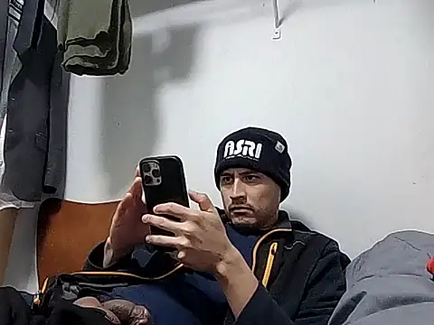 PerroDemonioHot online show from February 7, 10:35 pm