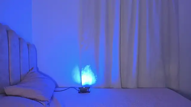 Marianagarcia01 online show from March 25, 11:11 pm