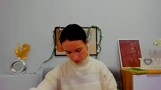 LeiilaBloom online show from February 23, 2:04 pm