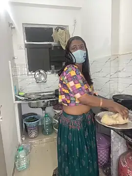 YourSuperTanya online show from March 22, 4:10 pm