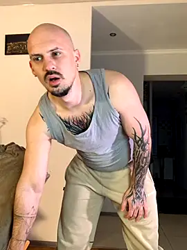 AssHunter4k online show from November 14, 5:50 am