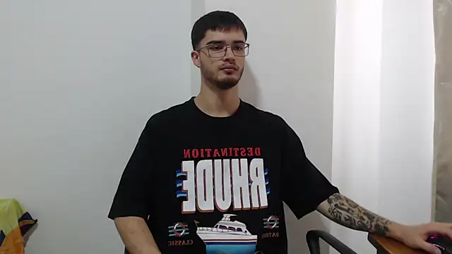 Aleex Miller online show from October 5, 8:29 pm