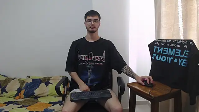 Aleex Miller online show from October 9, 8:18 pm