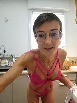 MoiEtLuiXX online show from September 11, 7:30 am