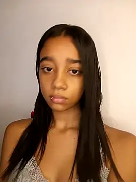 Snapshot of Zoe_Sweett18 chatting on April 18, 7:07 pm Zoe Sweett18 online show from April 18, 7:07 pm