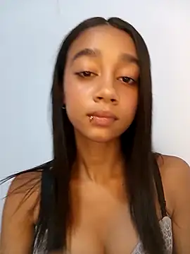 Snapshot of Zoe_Sweett18 chatting on May 4, 6:37 pm Zoe Sweett18 online show from May 4, 6:37 pm