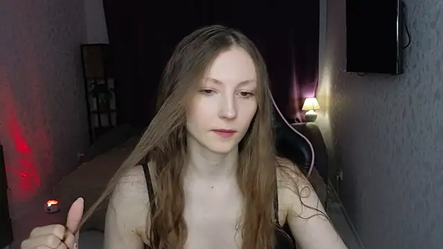 Snapshot of Sweeet_Lilit chatting on April 25, 10:40 pm Sweeet Lilit online show from April 25, 10:40 pm