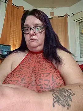 diosacurvy1984 online show from February 25, 10:03 am