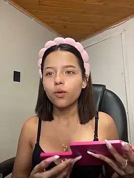 Sofia18 pinkk online show from March 5, 10:06 pm